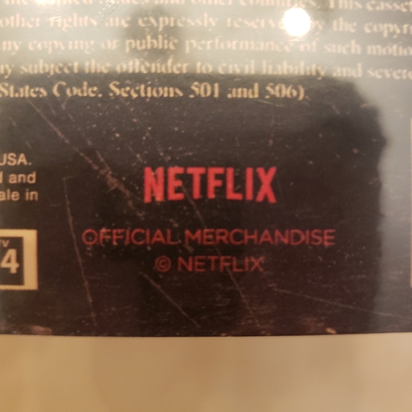 Stranger Things First Season DVD Unopened Set - Picture 7 of 7
